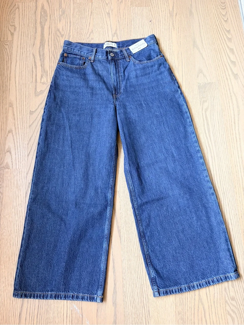 NWT Abercrombie & Fitch Cropped Wide Leg High Rise Jeans 90s Inspired Clean Girl